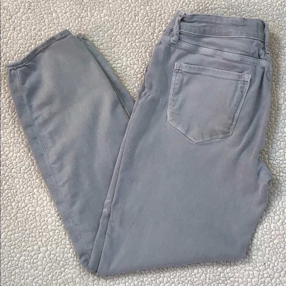 🛍 5 for $25 Light Gray ASOS Capri Jeans Size 4
